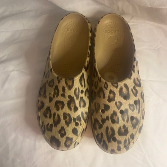 Crocs Freesail Cheetah/Leopard/Animal Print Women’s Size 8 - Picture 1 of 6
